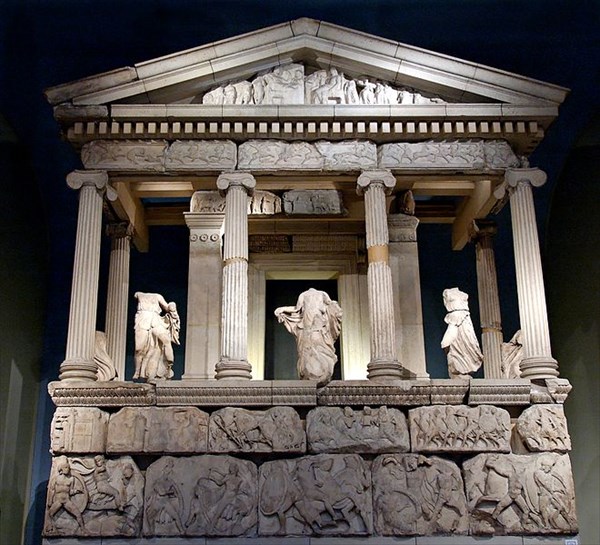 030-Фасад храма Нереид